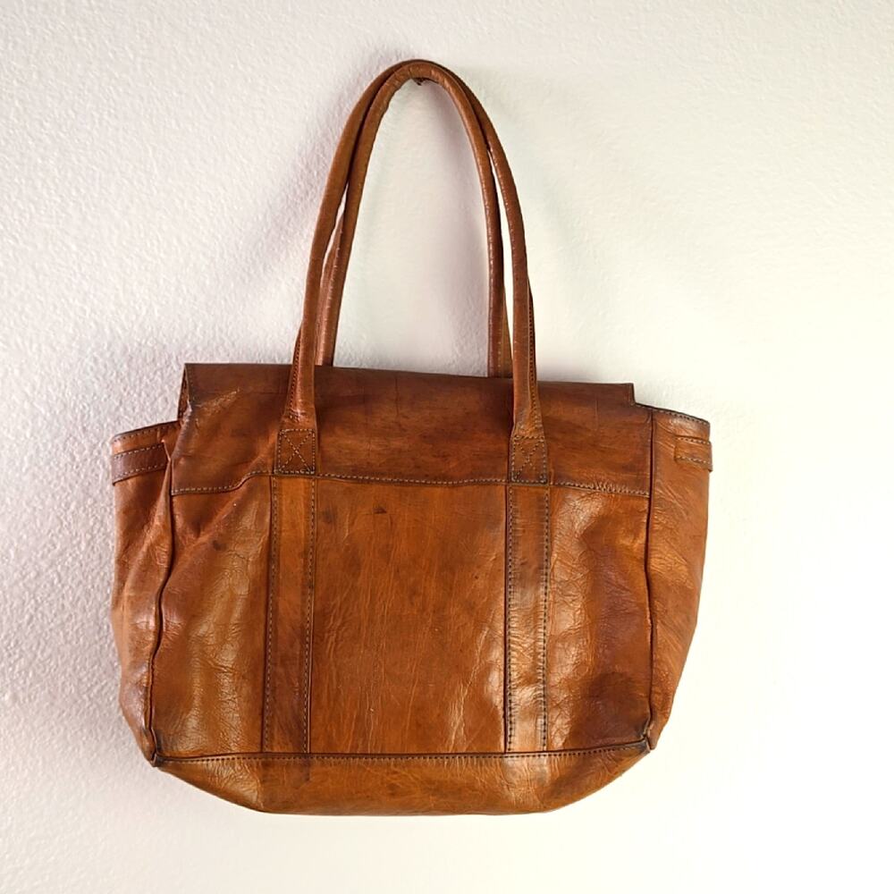 Vintage Leather Travel Handbag: Rustic Brown Boho Tote - Picture 4 of 9